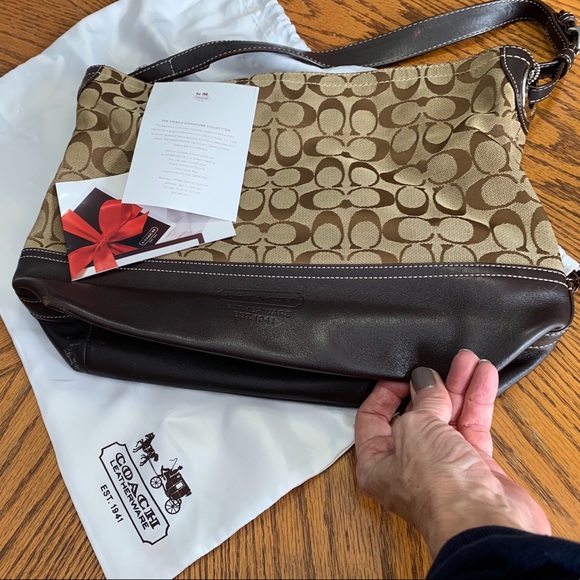 Coach purse. - Picture 5 of 8